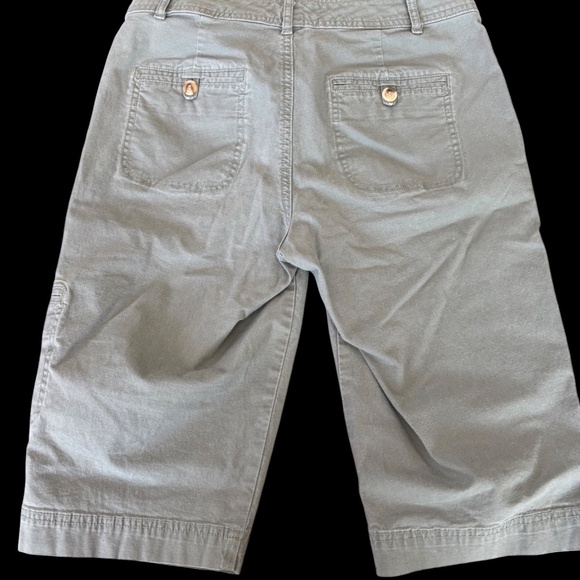 Dockers Petite Mid Rise Curvy Cargo Shorts - Picture 6 of 7